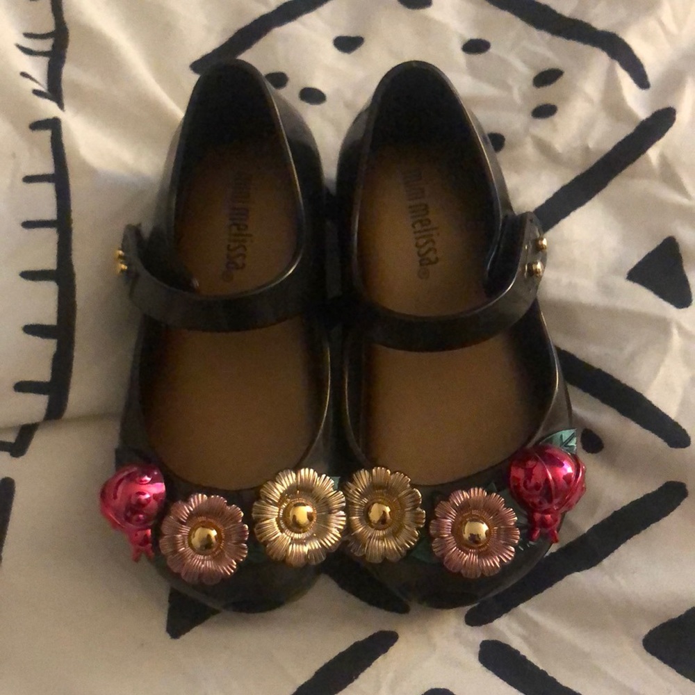 Mini Melissa size 7